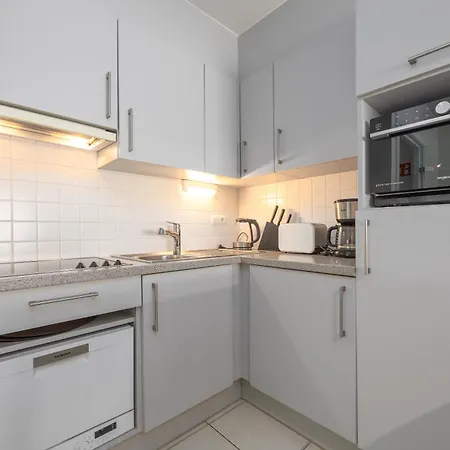 Daire Volledig Gerenoveerd 2 Slaapkamer In Westende-bad, 250 M Het Westende-Bad