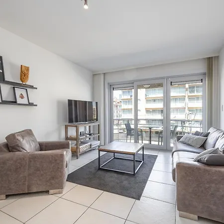 Volledig Gerenoveerd 2 Slaapkamer In Westende-bad, 250 M Het Daire Westende-Bad