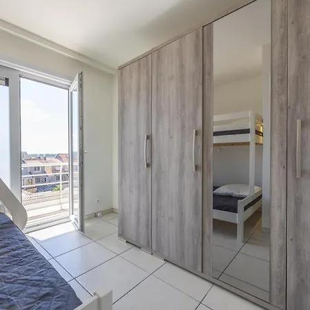 Daire Volledig Gerenoveerd 2 Slaapkamer In Westende-bad, 250 M Het Westende-Bad
