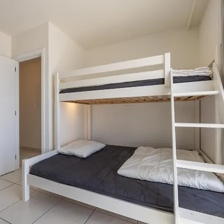 Volledig Gerenoveerd 2 Slaapkamer In Westende-bad, 250 M Het Daire